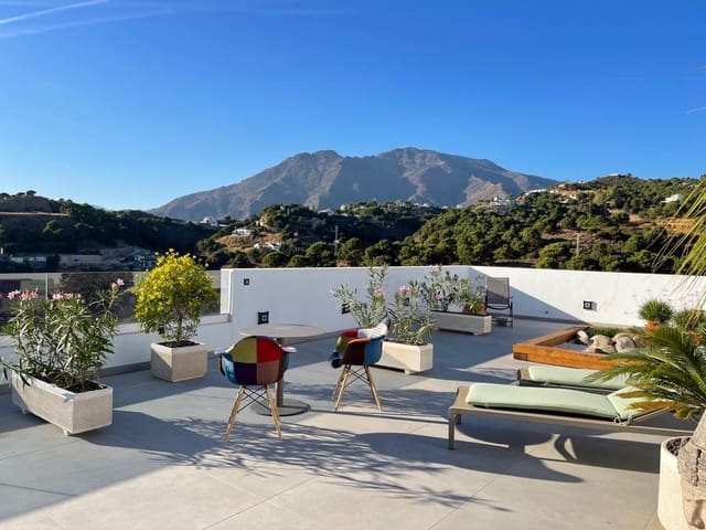 3 quarto Penthouse para venda em Estepona com piscina garagem - 1 250 000 € (Ref: 9197319)