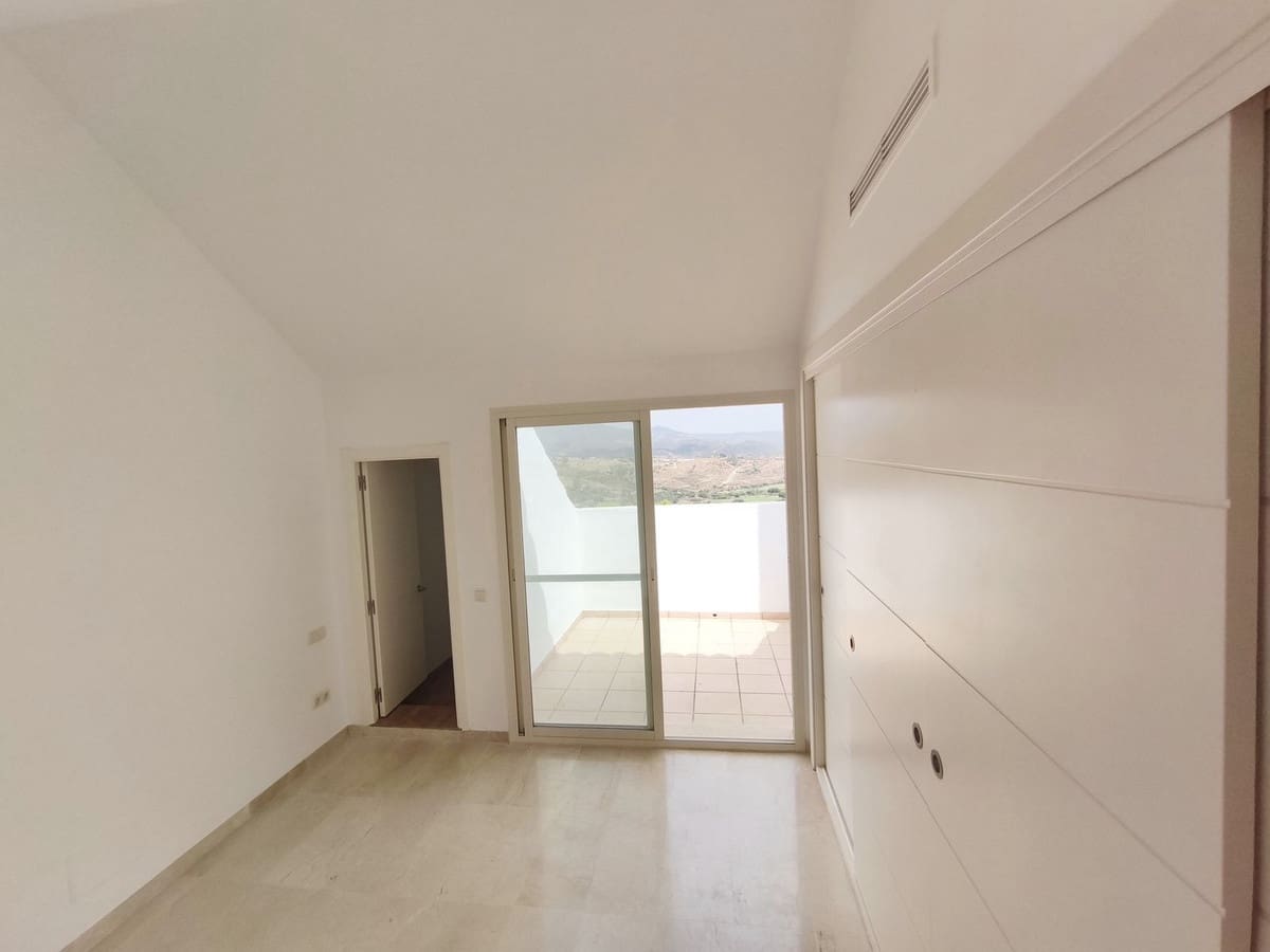 3 soverom Hus til salgs i La Cala de Mijas med svømmebasseng garasje - € 524 999 (Ref: 9199975)