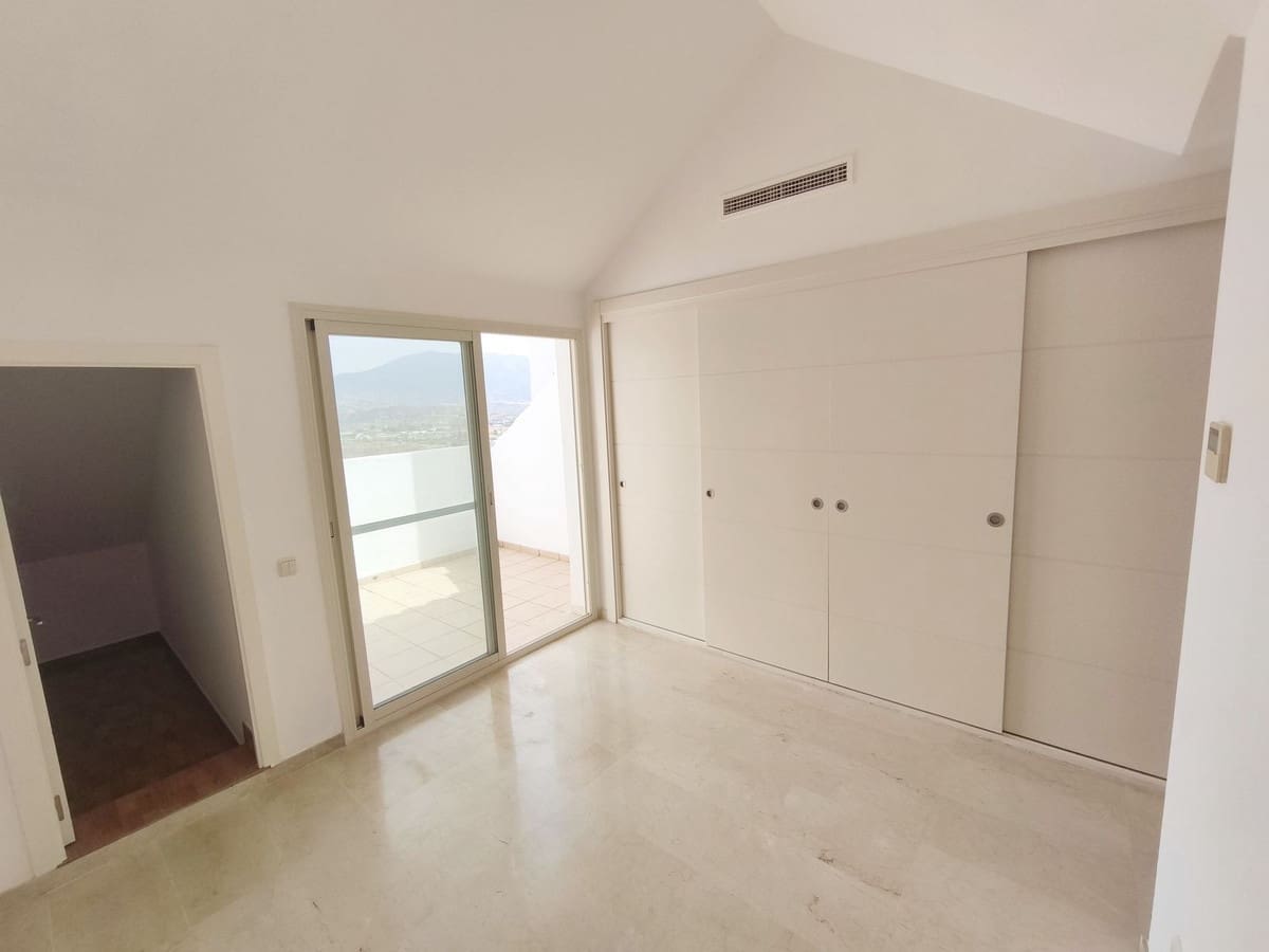 3 soverom Hus til salgs i La Cala de Mijas med svømmebasseng garasje - € 524 999 (Ref: 9199975)