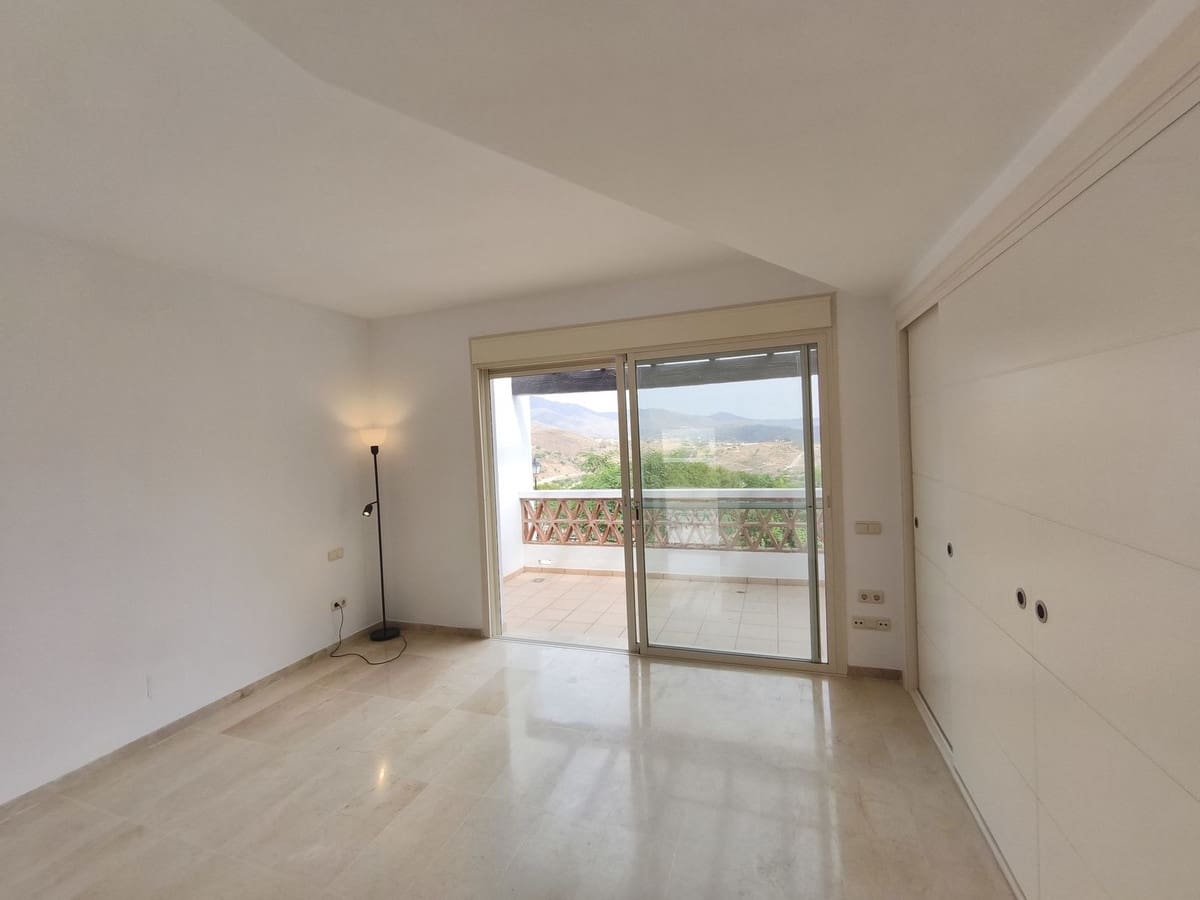 3 soverom Hus til salgs i La Cala de Mijas med svømmebasseng garasje - € 524 999 (Ref: 9199975)