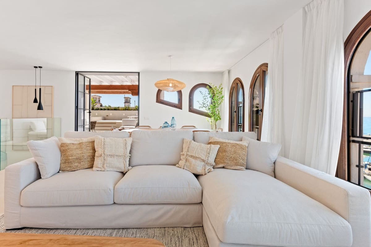 4 soverom Penthouse til salgs i La Duquesa / Puerto de la Duquesa med svømmebasseng garasje - € 1 350 000 (Ref: 9199978)