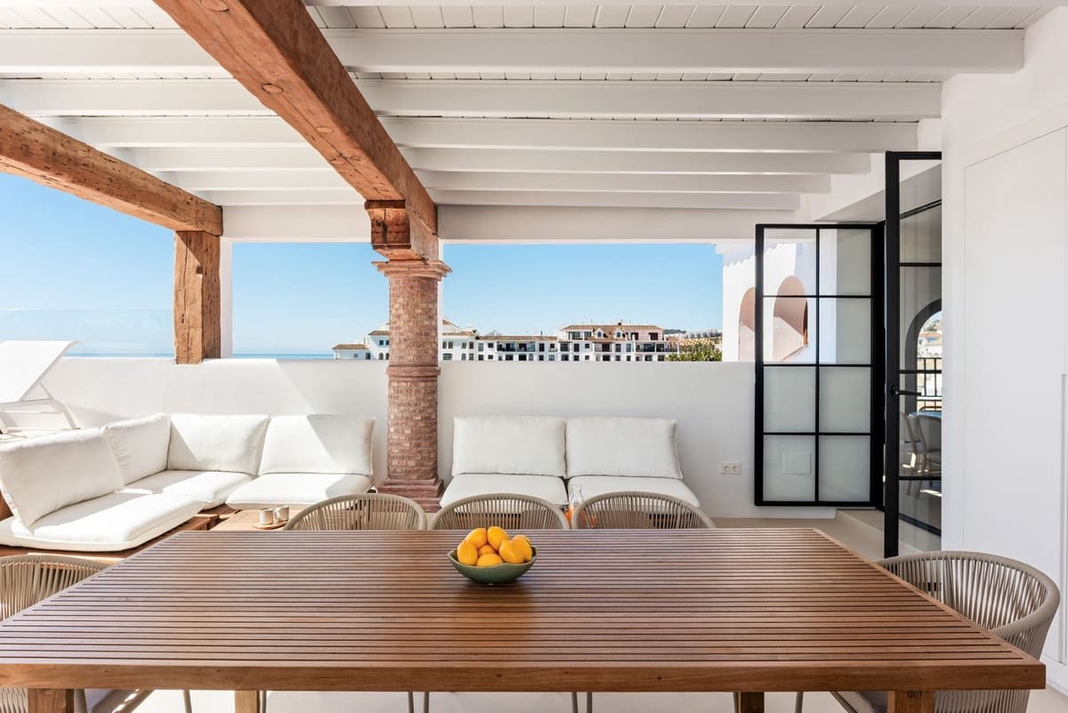 4 soverom Penthouse til salgs i La Duquesa / Puerto de la Duquesa med svømmebasseng garasje - € 1 350 000 (Ref: 9199978)