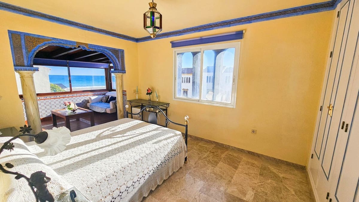 4 sovrum Hus till salu i Bahia de Casares med pool - 675 000 € (Ref: 9201995)