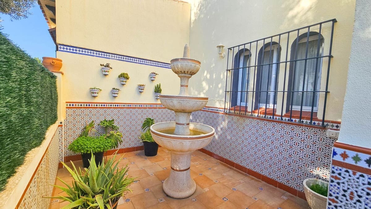 4 sovrum Hus till salu i Bahia de Casares med pool - 675 000 € (Ref: 9201995)