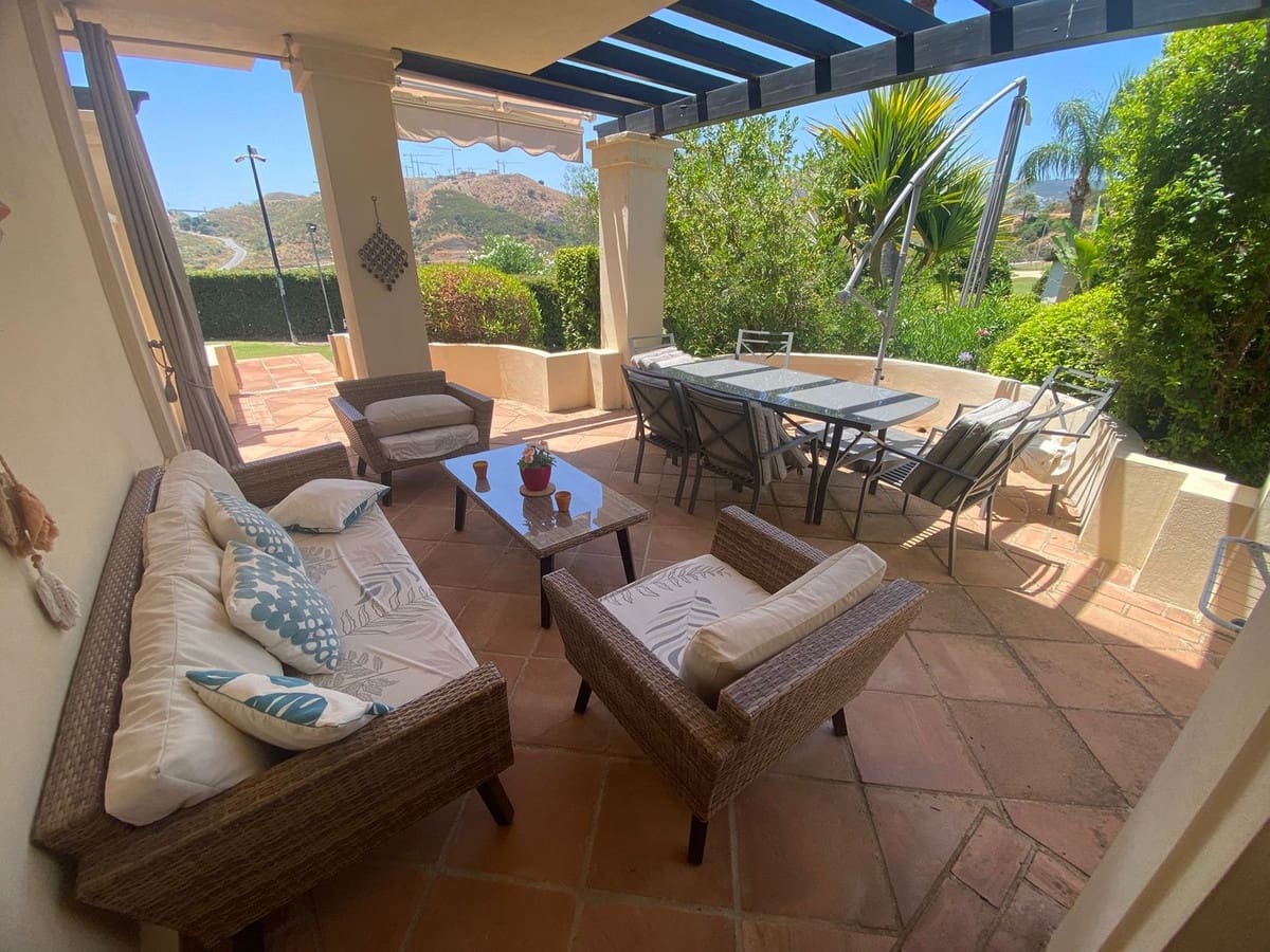 2 soverom Leilighet til salgs i Benahavis med svømmebasseng garasje - € 499 000 (Ref: 9211367)