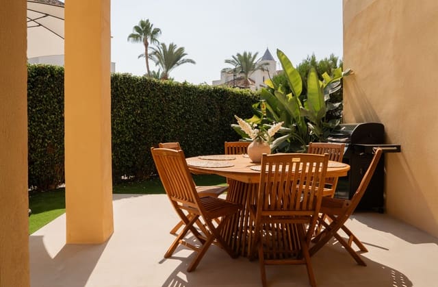 4 makuuhuone Omakotitalo myytävänä paikassa Puerto Banus, Marbella mukana uima-altaan 
autotalli - 1 695 000 € (Ref: 9211510)