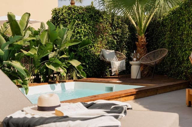 4 makuuhuone Omakotitalo myytävänä paikassa Puerto Banus, Marbella mukana uima-altaan 
autotalli - 1 695 000 € (Ref: 9211510)