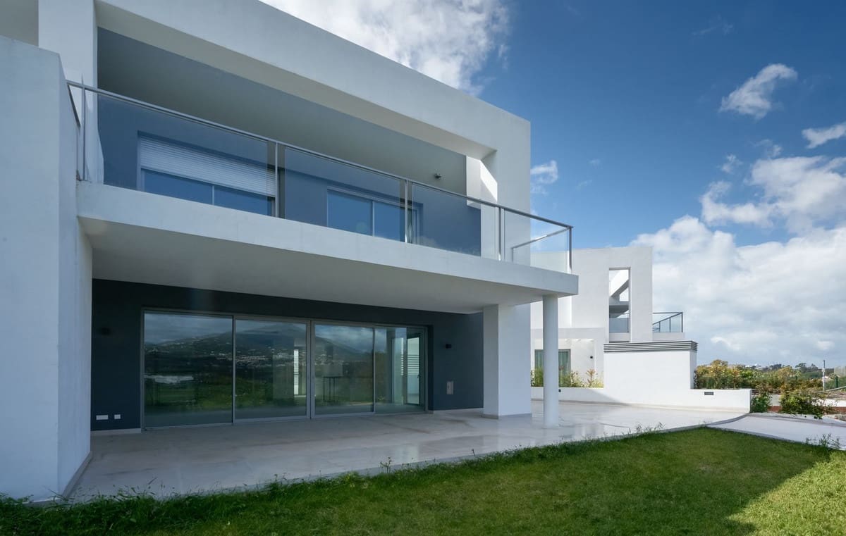 4 soveværelse Byhus til salg i San Pedro de Alcantara med swimmingpool garage - € 1.300.000 (Ref: 9211511)