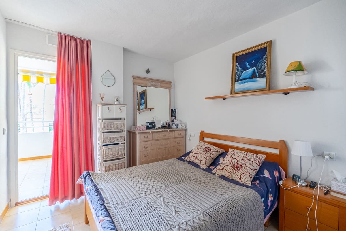 2 soveværelse Lejlighed til salg i La Atalaya med swimmingpool garage - € 350.000 (Ref: 9231897)