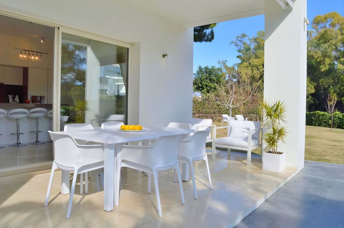 3 soverom Villa til salgs i Guadalmina med svømmebasseng garasje - € 2 200 000 (Ref: 9235187)