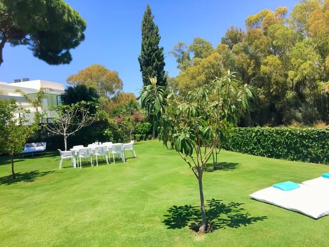 3 soveværelse Villa til salg i Guadalmina Baja, Marbella med swimmingpool garage - € 2.200.000 (Ref: 9235187)