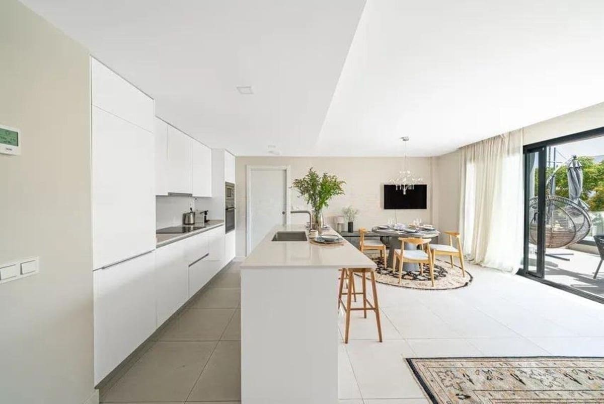 3 quarto Apartamento para venda em Estepona com piscina garagem - 695 000 € (Ref: 9235191)