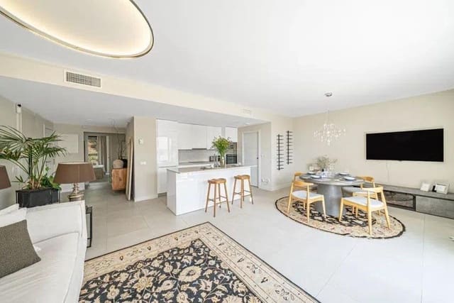 3 quarto Apartamento para venda em Estepona com piscina garagem - 695 000 € (Ref: 9235191)