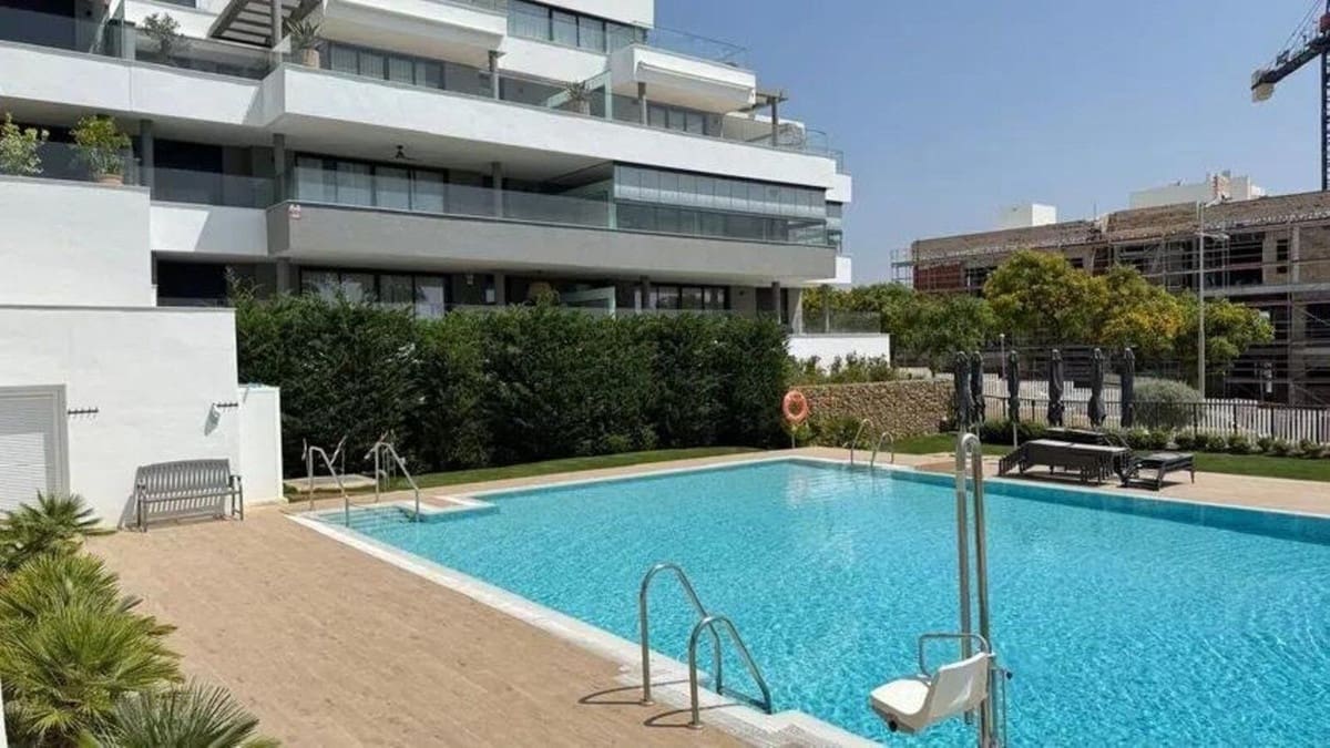 3 quarto Apartamento para venda em Estepona com piscina garagem - 695 000 € (Ref: 9235191)
