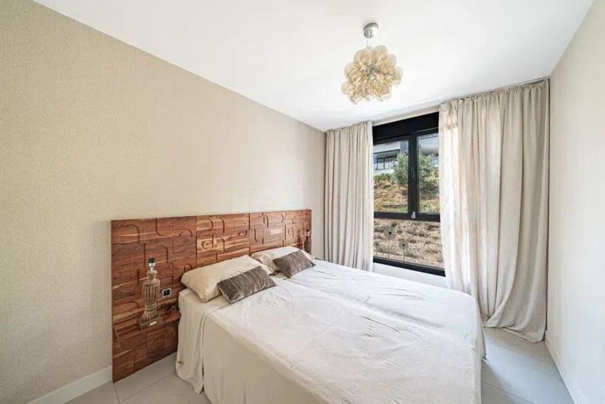 3 quarto Apartamento para venda em Estepona com piscina garagem - 695 000 € (Ref: 9235191)