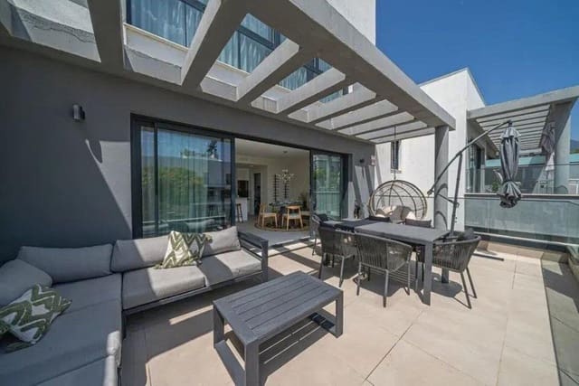 3 quarto Apartamento para venda em Estepona com piscina garagem - 695 000 € (Ref: 9235191)