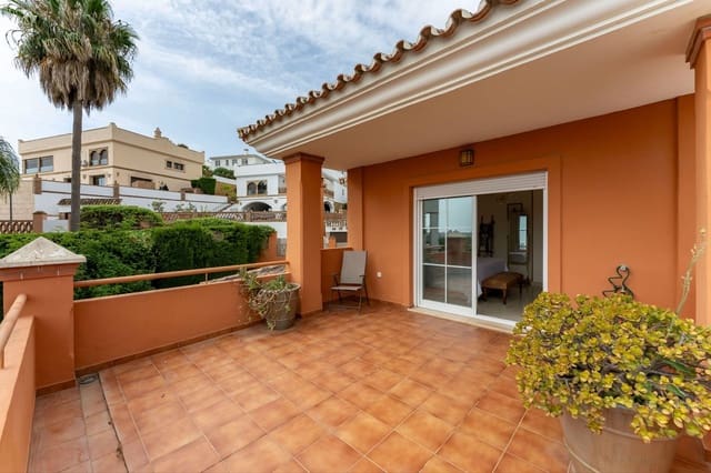 3 makuuhuone Huvila myytävänä paikassa Cerros del Águila, Mijas mukana uima-altaan 
autotalli - 735 000 € (Ref: 9235671)