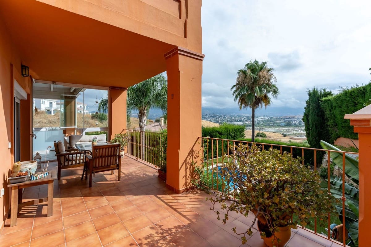 3 soverom Villa til salgs i Cerro del Aguila med svømmebasseng garasje - € 735 000 (Ref: 9235671)