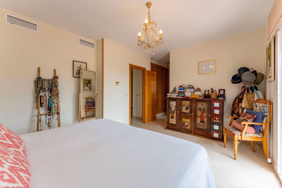 3 soverom Villa til salgs i Cerro del Aguila med svømmebasseng garasje - € 735 000 (Ref: 9235671)