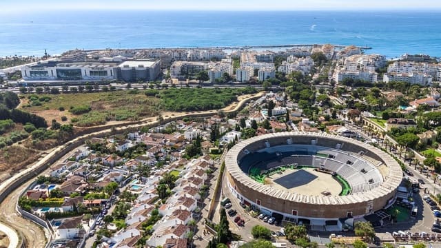 5 makuuhuone Huvila myytävänä paikassa Nueva Andalucia, Marbella mukana uima-altaan 
autotalli - 2 295 000 € (Ref: 9238778)