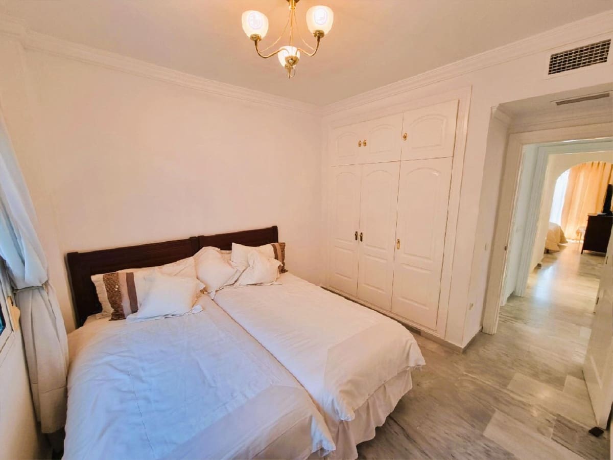 2 makuuhuone Huoneisto myytävänä paikassa Calahonda mukana uima-altaan 
autotalli - 299 000 € (Ref: 9241973)