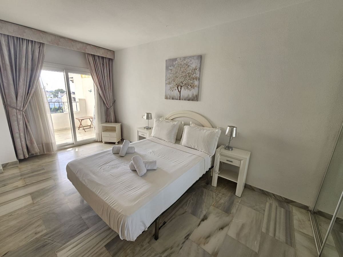 2 soveværelse Lejlighed til salg i Calahonda med swimmingpool garage - € 289.000 (Ref: 9241974)