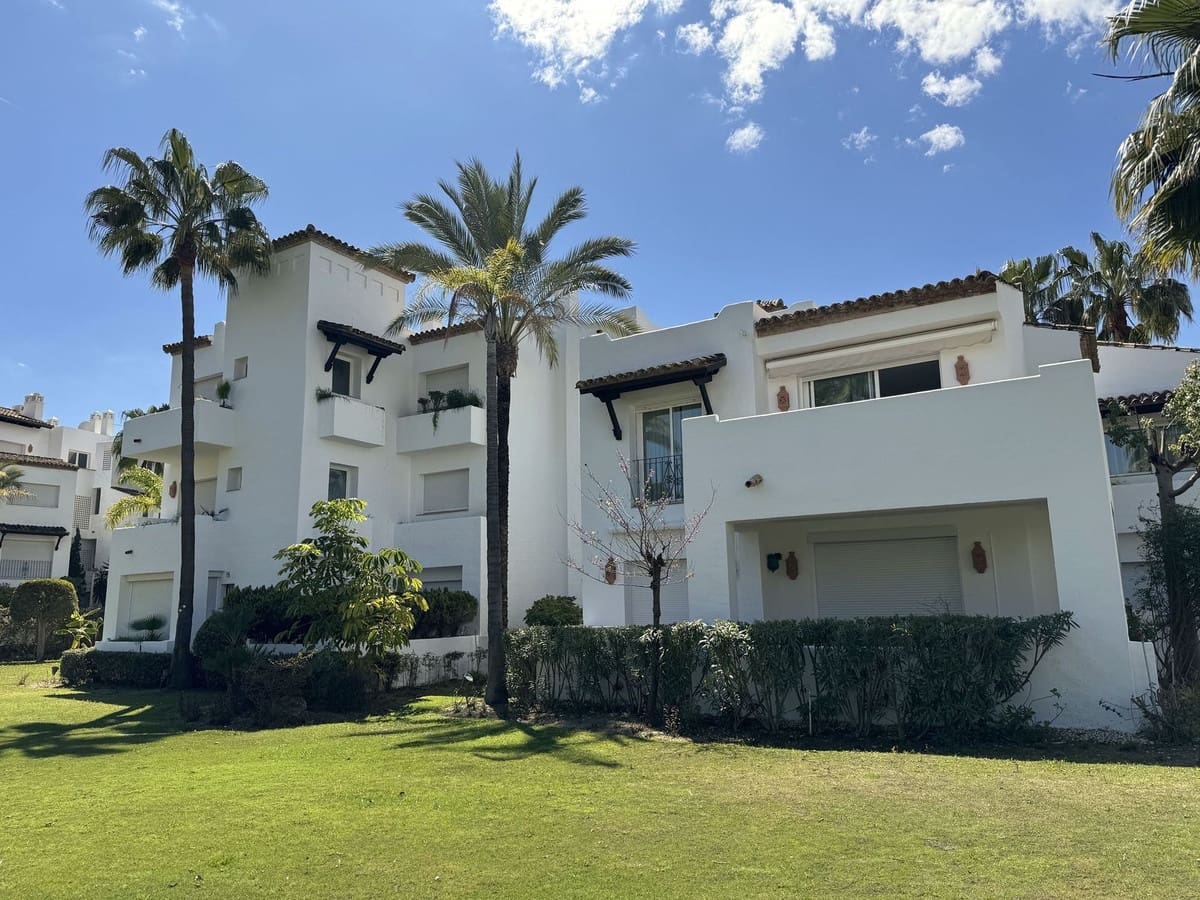 3 quarto Apartamento para venda em Estepona com piscina garagem - 670 000 € (Ref: 9247705)