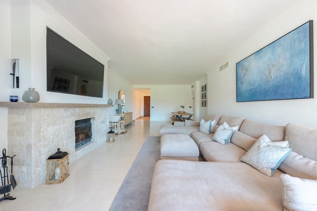 3 soverom Penthouse til salgs i El Paraiso, Estepona med svømmebasseng garasje - € 649 000 (Ref: 9251443)