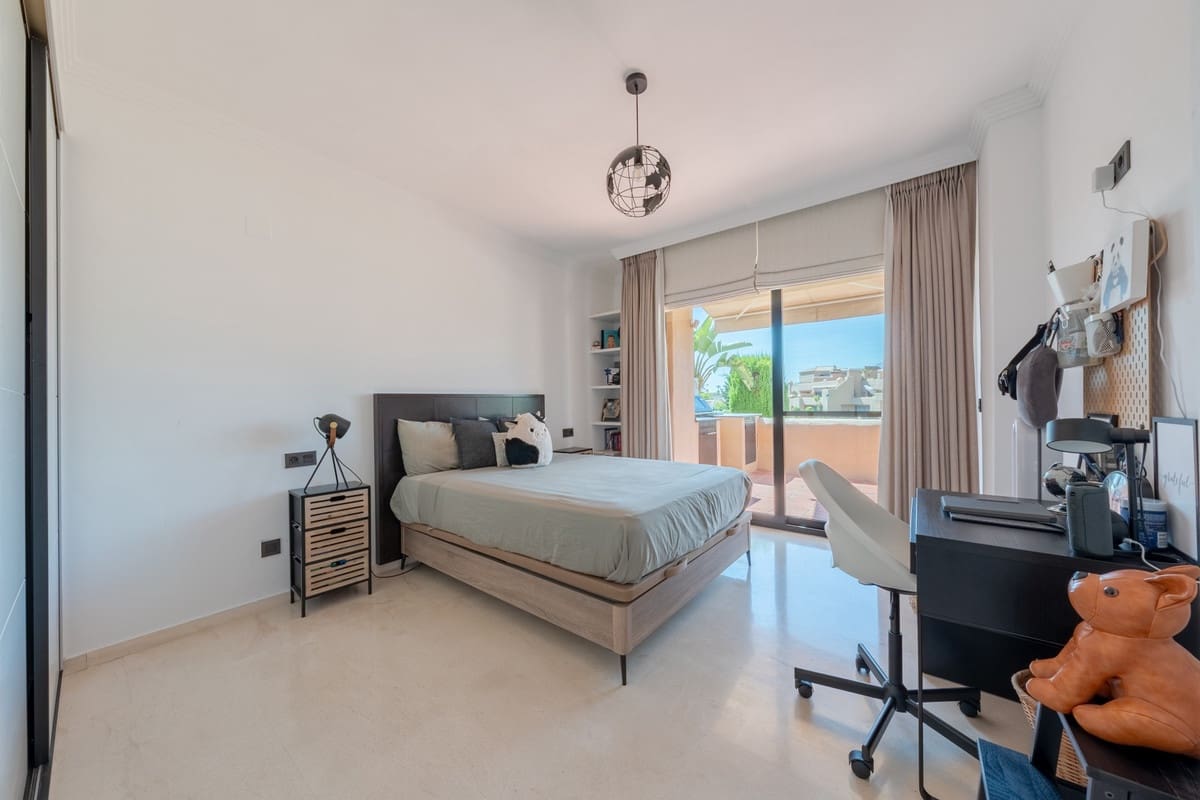 3 quarto Penthouse para venda em El Paraiso com piscina garagem - 649 000 € (Ref: 9251443)