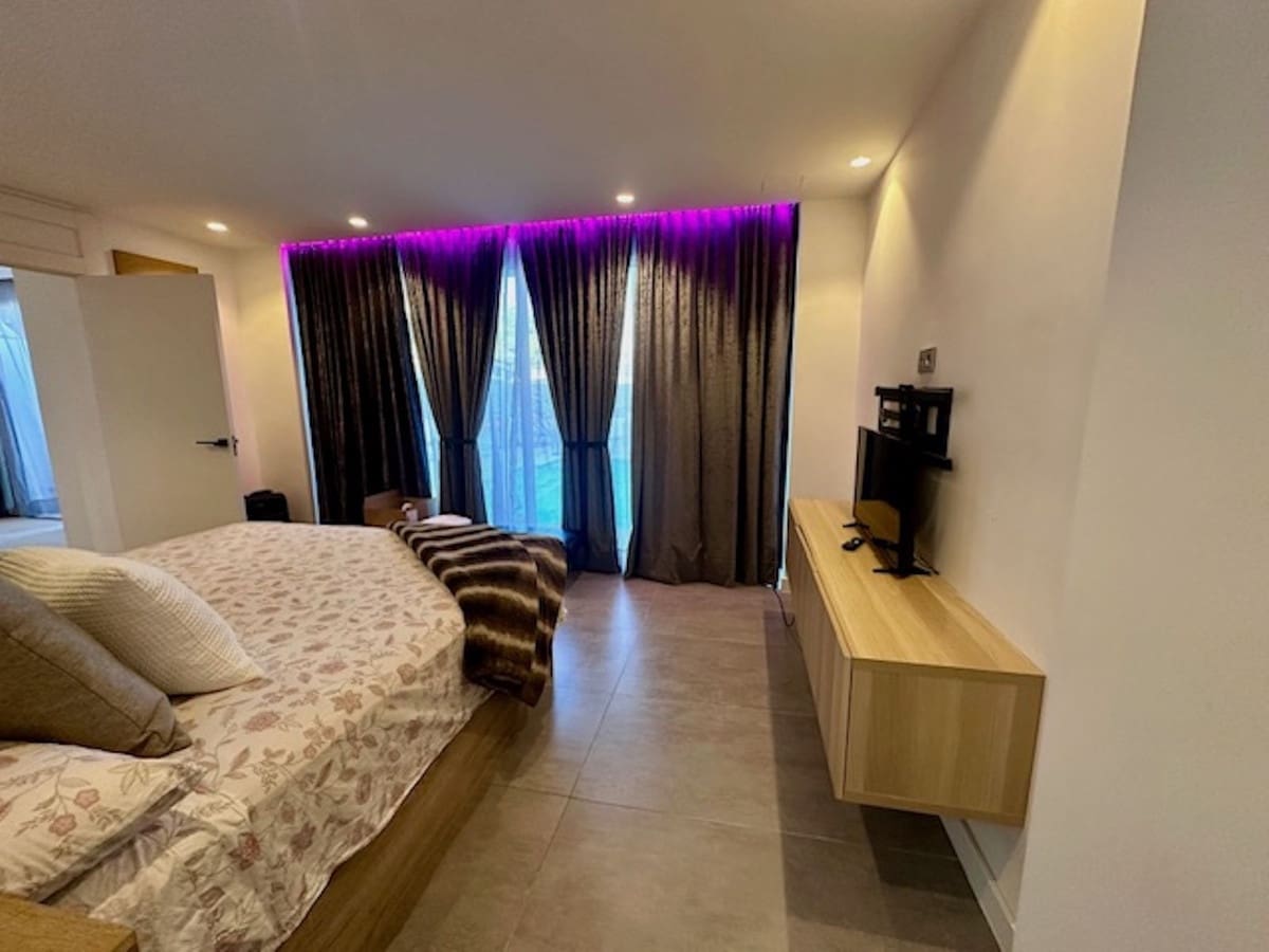 2 soverom Leilighet til salgs i El Paraiso med svømmebasseng garasje - € 450 000 (Ref: 9251447)