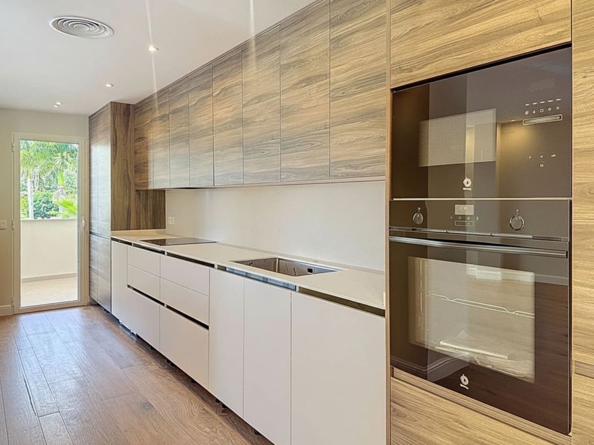 3 Zimmer Apartment zu verkaufen in Estepona mit Pool Garage - 560.000 € (Ref: 9254193)