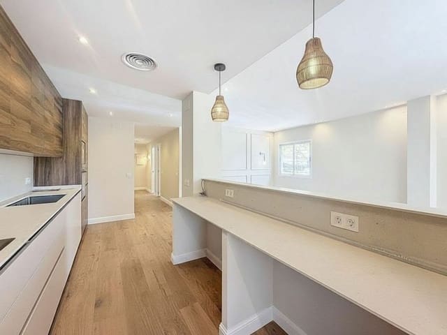 3 Zimmer Apartment zu verkaufen in Estepona mit Pool Garage - 560.000 € (Ref: 9254193)