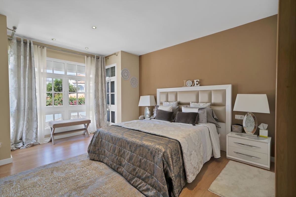 3 camera da letto Villa in vendita in Buenas Noches con piscina garage - 1.300.000 € (Rif: 9254198)