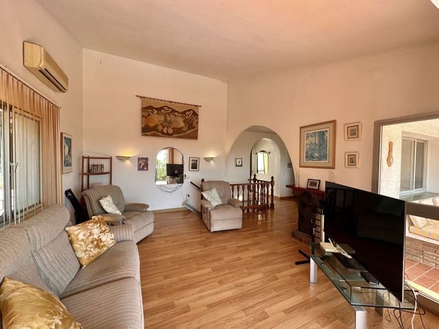 4 makuuhuone Huvila myytävänä paikassa Cerros del Águila, Mijas mukana uima-altaan 
autotalli - 679 000 € (Ref: 9255968)