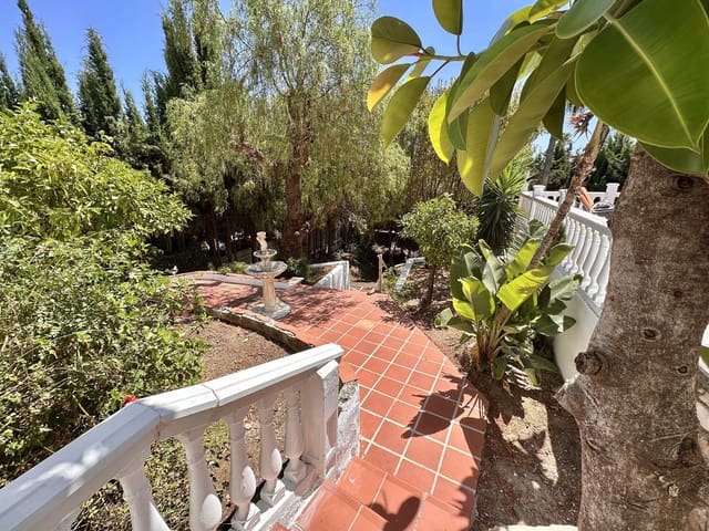 4 makuuhuone Huvila myytävänä paikassa Cerros del Águila, Mijas mukana uima-altaan 
autotalli - 679 000 € (Ref: 9255968)