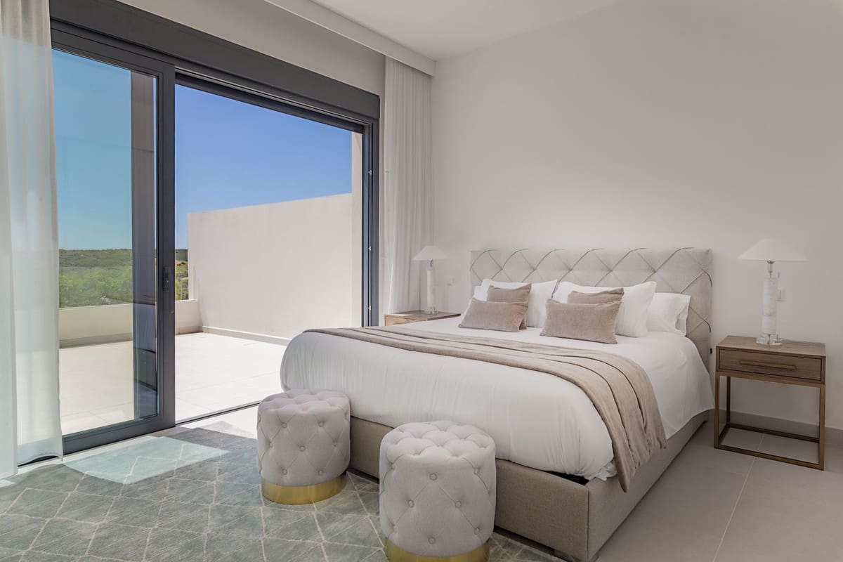 4 sovrum Hus till salu i Bahia de Casares med pool garage - 950 000 € (Ref: 9255972)