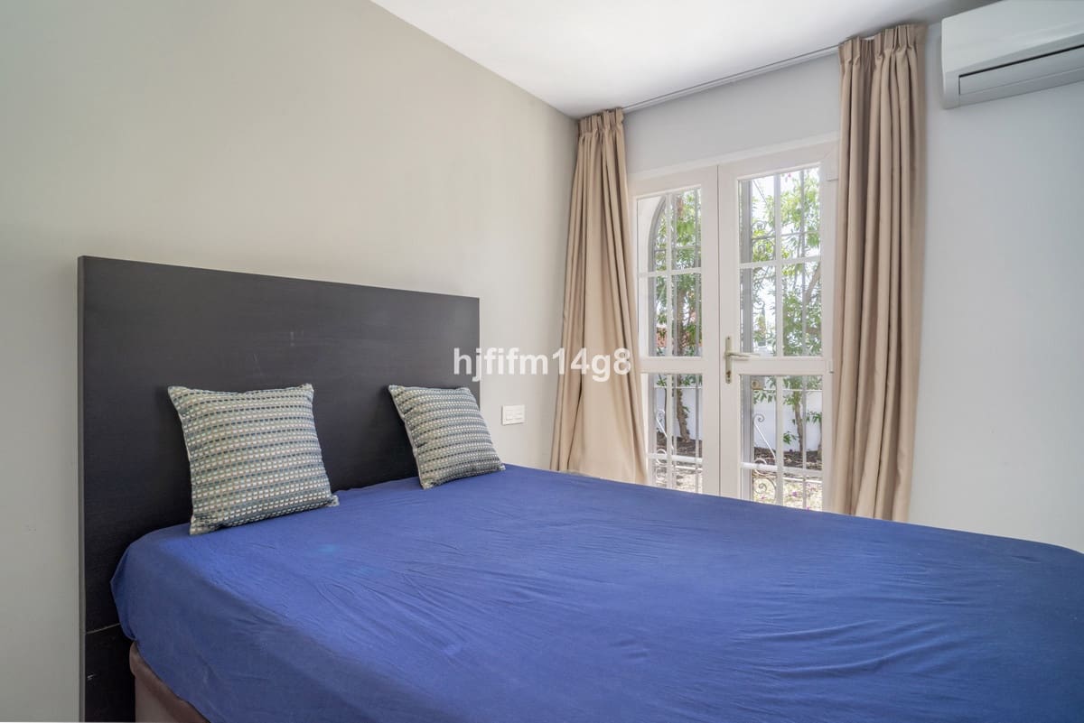 4 makuuhuone Huvila myytävänä paikassa Nueva Andalucia mukana uima-altaan 
autotalli - 2 390 000 € (Ref: 9270394)