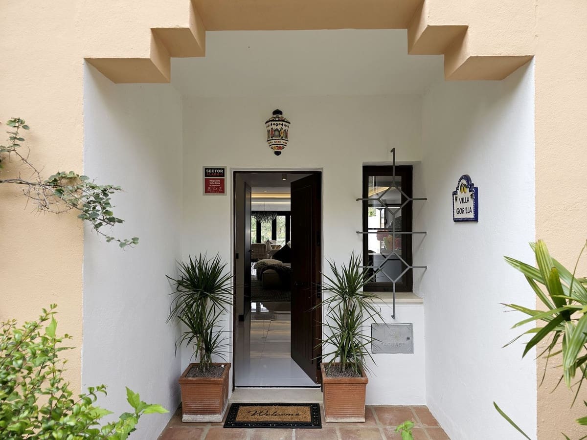 3 sypialnia Dom na sprzedaż w Los Arqueros z basenem garażem - 895 000 € (Ref: 9270396)