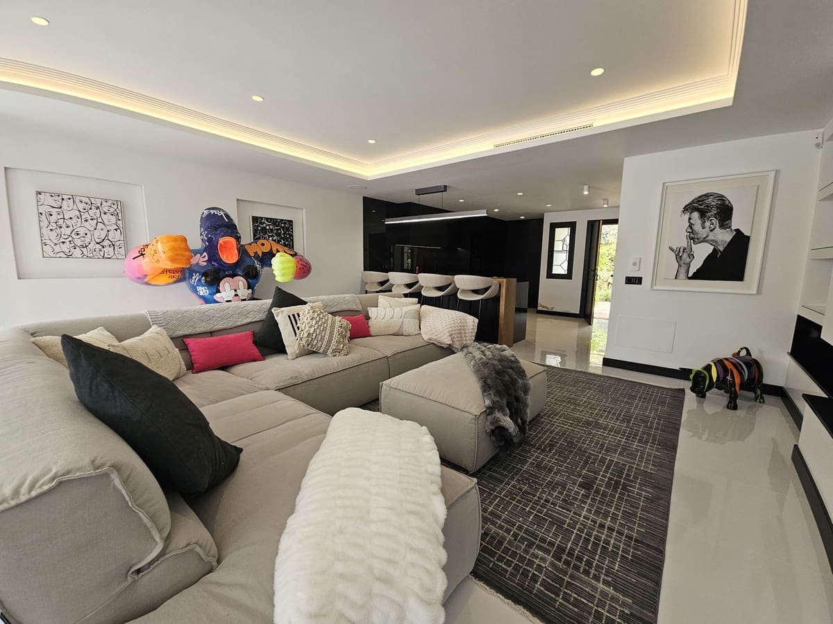 3 sypialnia Dom na sprzedaż w Los Arqueros z basenem garażem - 895 000 € (Ref: 9270396)