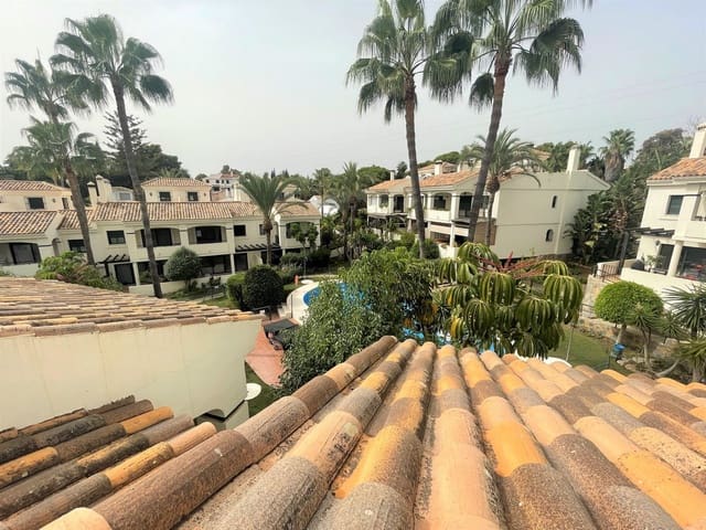 4 soveværelse Byhus til salg i La Atalaya, Villanueva de Algaidas med swimmingpool garage - € 660.000 (Ref: 9270399)