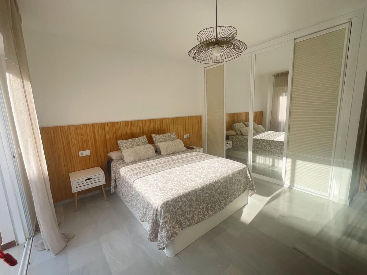 3 soveværelse Byhus til salg i La Atalaya med swimmingpool garage - € 655.000 (Ref: 9270400)