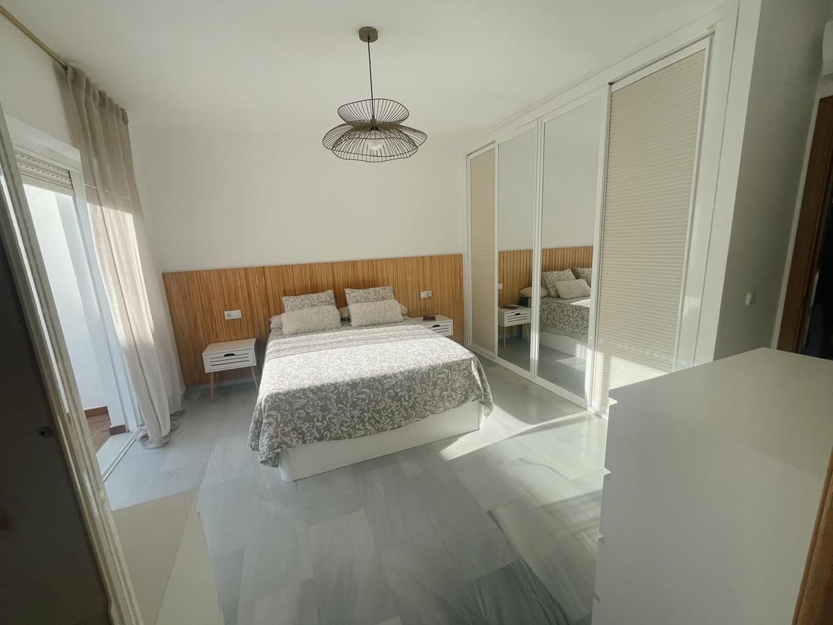 3 soveværelse Byhus til salg i La Atalaya med swimmingpool garage - € 655.000 (Ref: 9270400)