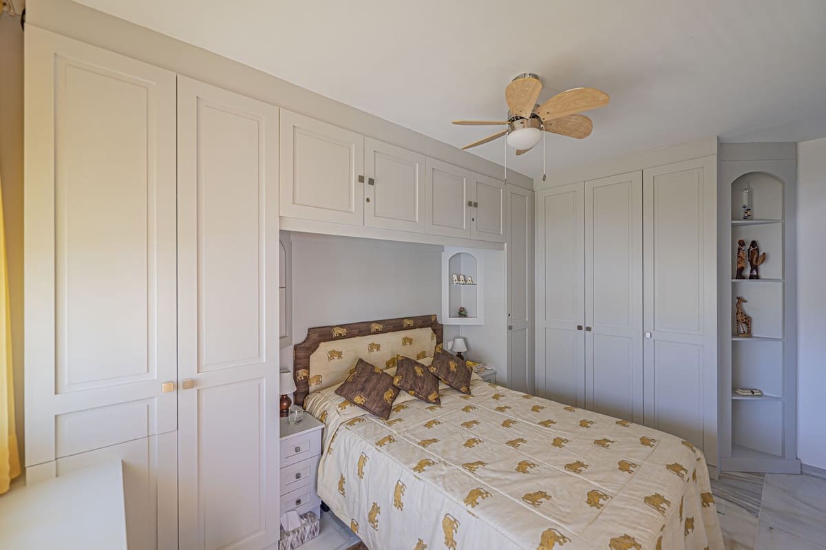 3 bedroom Townhouse for sale in La Atalaya with pool garage - € 477,500 (Ref: 9272827)