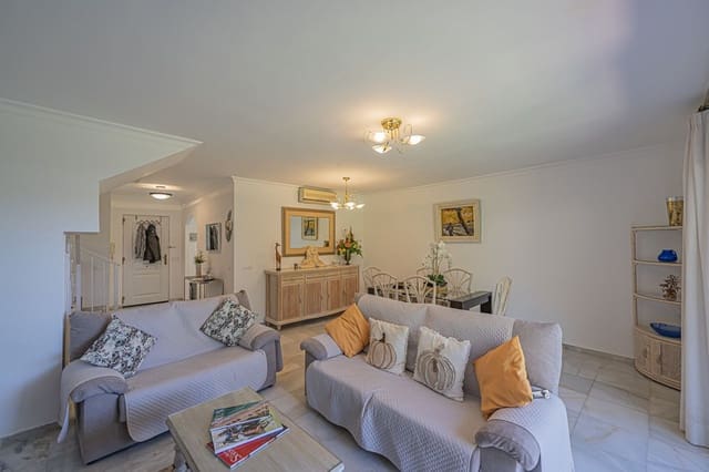 3 soveværelse Byhus til salg i La Atalaya, Villanueva de Algaidas med swimmingpool garage - € 477.500 (Ref: 9272827)