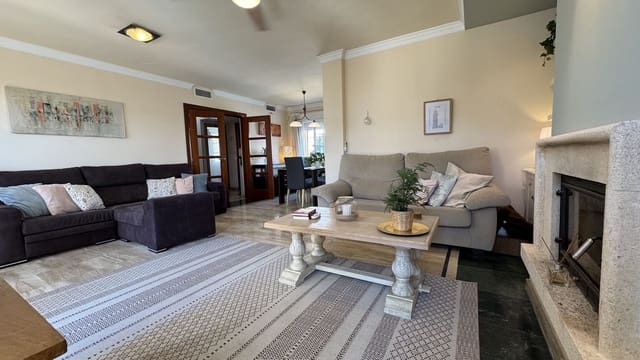 4 makuuhuone Omakotitalo myytävänä paikassa Calahonda, Mijas mukana uima-altaan 
autotalli - 699 950 € (Ref: 9272992)