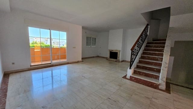 4 makuuhuone Omakotitalo myytävänä paikassa La Cala de Mijas, Mijas mukana uima-altaan 
autotalli - 649 000 € (Ref: 9272994)