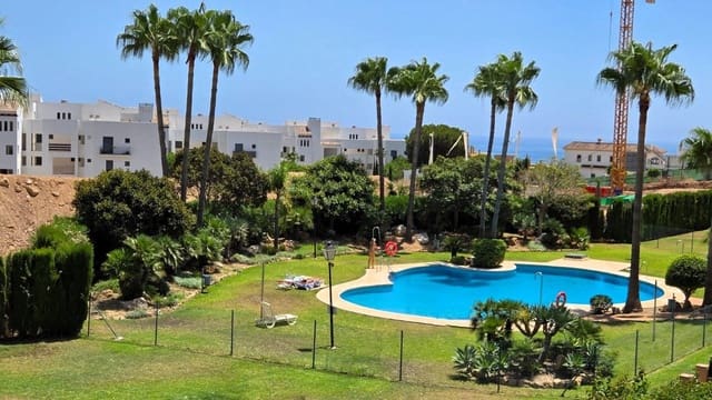 4 makuuhuone Omakotitalo myytävänä paikassa La Cala de Mijas, Mijas mukana uima-altaan 
autotalli - 649 000 € (Ref: 9272994)