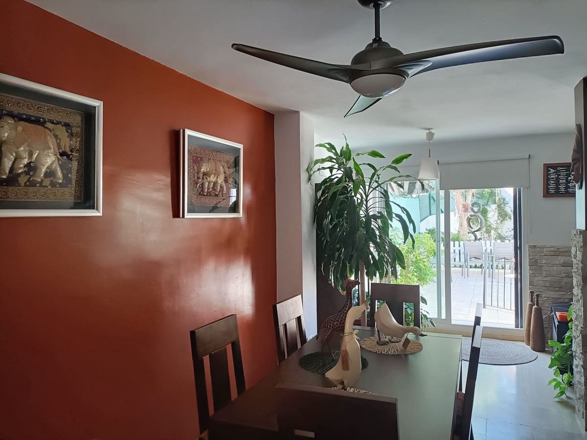 Casa de 4 habitaciones en Estepona en venta con piscina garaje - 615.000 € (Ref: 9272995)