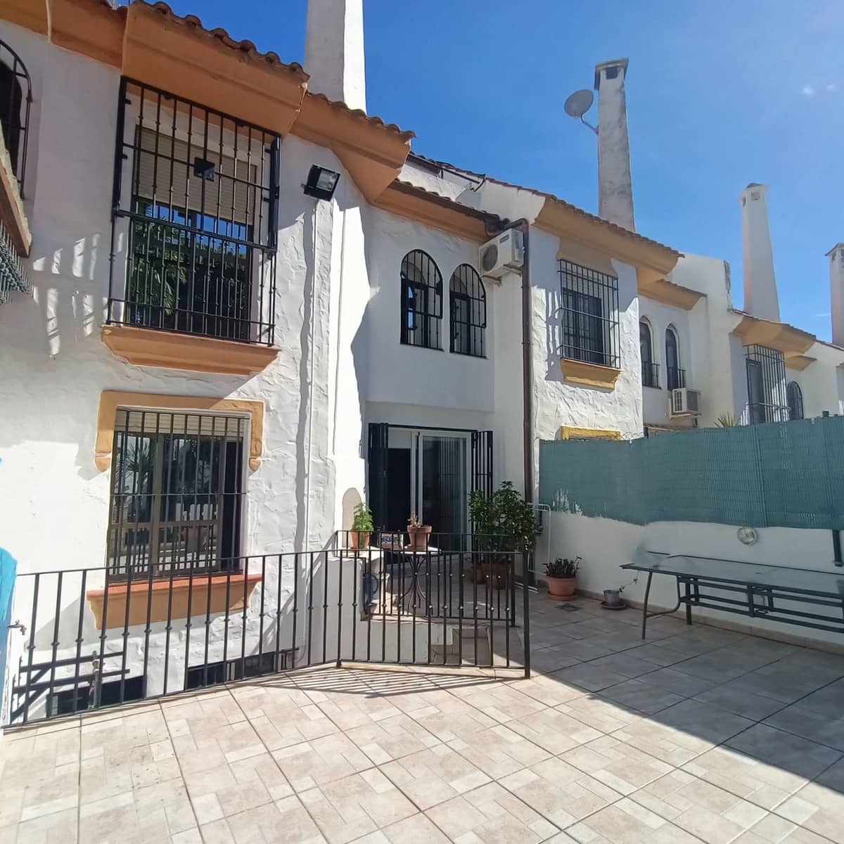 Casa de 4 habitaciones en Estepona en venta con piscina garaje - 615.000 € (Ref: 9272995)
