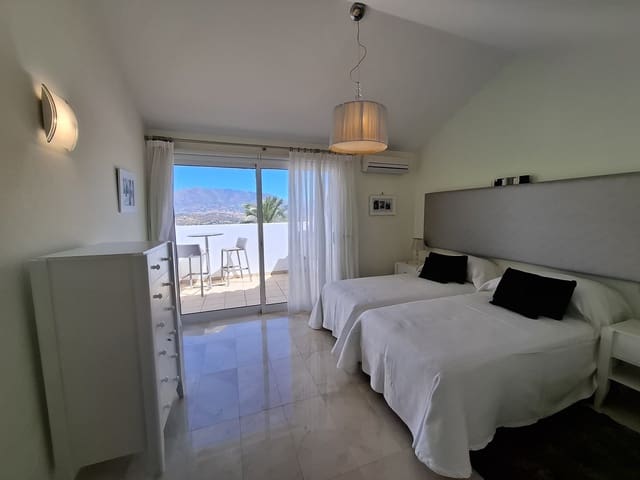 3 soverom Hus til salgs i La Cala de Mijas, Mijas med svømmebasseng garasje - € 530 000 (Ref: 9272997)